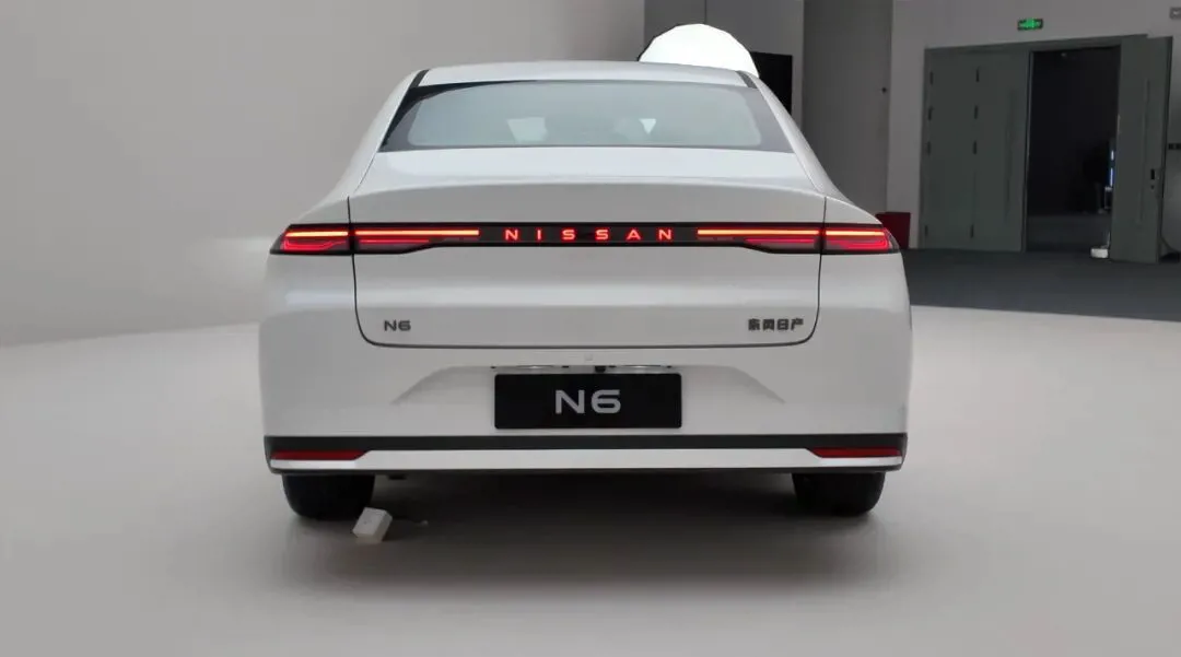 BACK N6 NISSAN